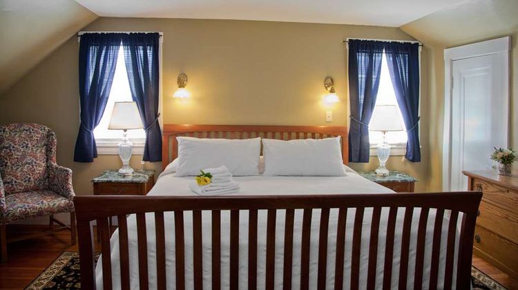 Concord's Colonial Inn Suite
