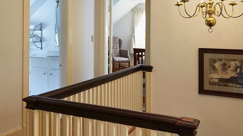 <b>Concord's Colonial Inn Suite</b>. Images powered by <a href="https://iceportal.shijigroup.com/" title="IcePortal" target="_blank">IcePortal</a>.