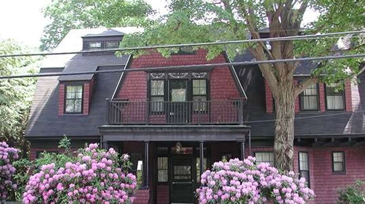 Concord's Colonial Inn Room