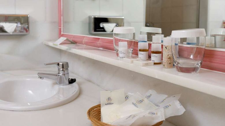 <b>Hotel Guadacorte Park Suite</b>. Images powered by <a href="https://iceportal.shijigroup.com/" title="IcePortal" target="_blank">IcePortal</a>.