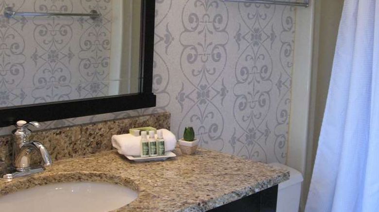 <b>Nantucket Inn Room</b>. Images powered by <a href="https://iceportal.shijigroup.com/" title="IcePortal" target="_blank">IcePortal</a>.