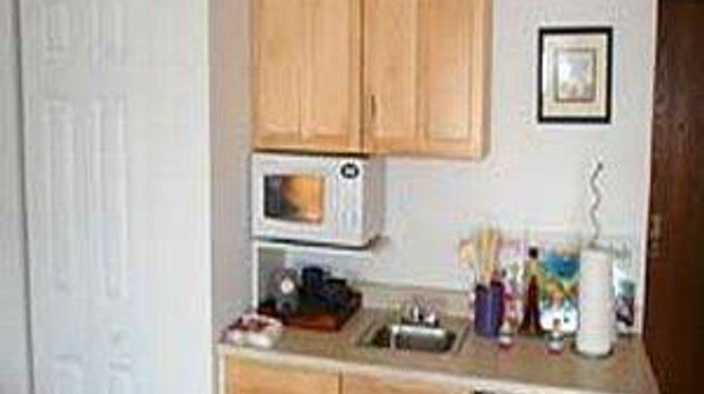 <b>Yarmouth Resort Room</b>. Images powered by <a href="https://iceportal.shijigroup.com/" title="IcePortal" target="_blank">IcePortal</a>.