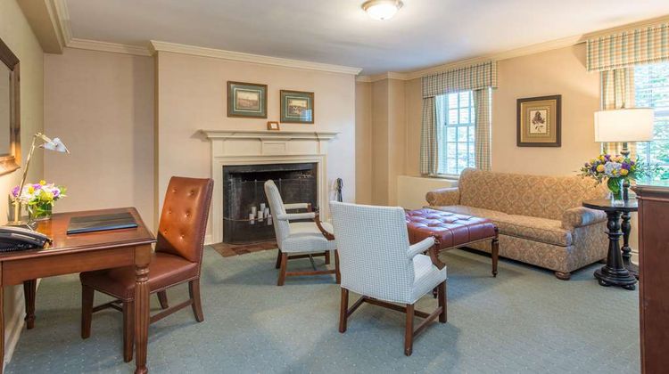 Exeter Inn Suite