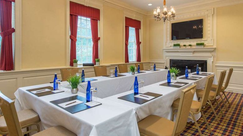 <b>Exeter Inn Room</b>. Images powered by <a href="https://iceportal.shijigroup.com/" title="IcePortal" target="_blank">IcePortal</a>.