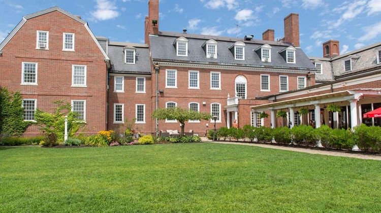 Exeter Inn Exterior
