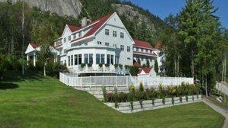 <b>White Mountain Hotel and Resort Exterior</b>. Images powered by <a href="https://iceportal.shijigroup.com/" title="IcePortal" target="_blank">IcePortal</a>.