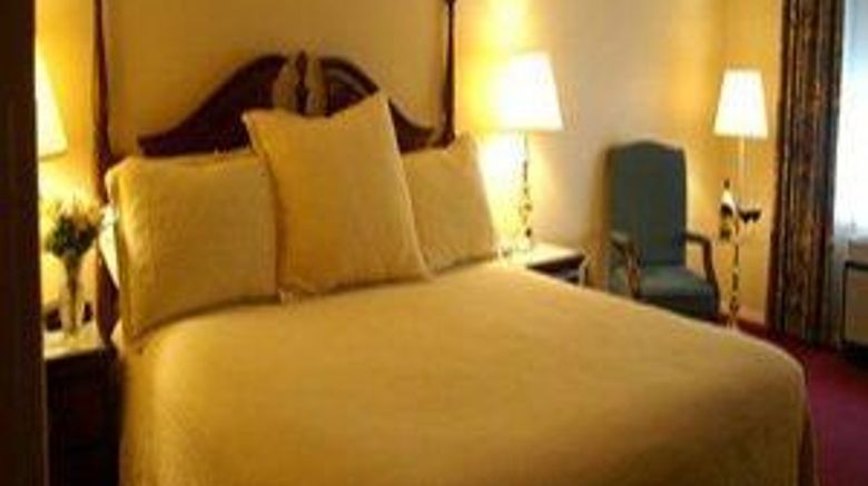 <b>White Mountain Hotel and Resort Room</b>. Images powered by <a href="https://iceportal.shijigroup.com/" title="IcePortal" target="_blank">IcePortal</a>.