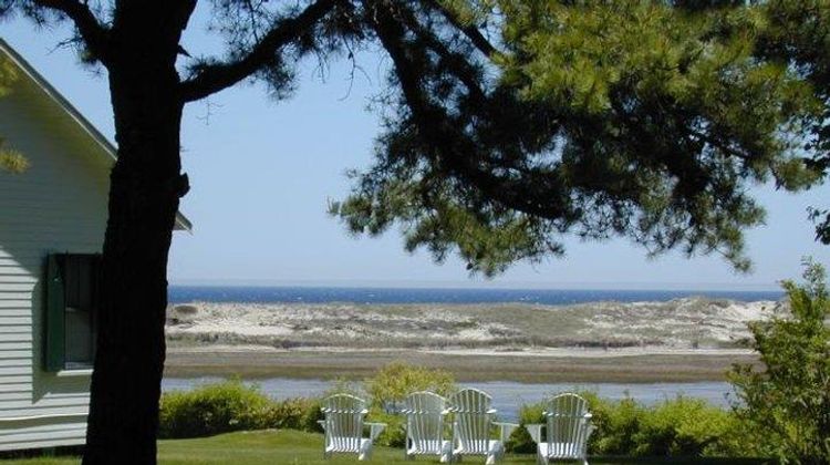 The Dunes on the Waterfront Exterior
