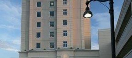 Hollywood Casino Hotel & Raceway Exterior