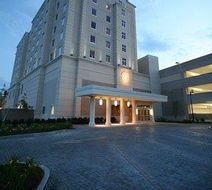 Hollywood Casino Hotel & Raceway Exterior