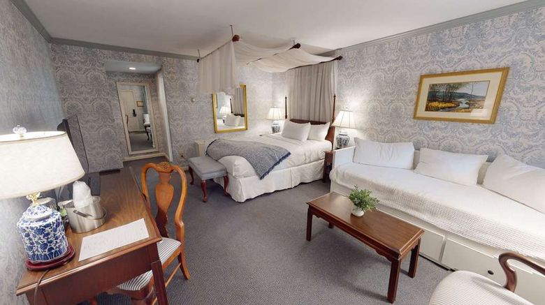 <b>Avon Old Farms Hotel Room</b>. Images powered by <a href="https://iceportal.shijigroup.com/" title="IcePortal" target="_blank">IcePortal</a>.