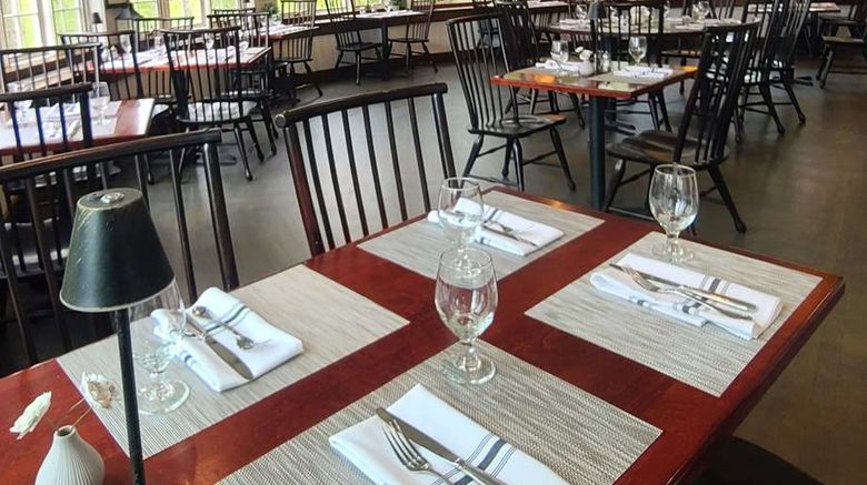 <b>Avon Old Farms Hotel Restaurant</b>. Images powered by <a href="https://iceportal.shijigroup.com/" title="IcePortal" target="_blank">IcePortal</a>.
