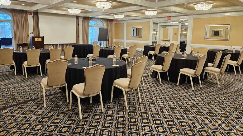 <b>Avon Old Farms Hotel Meeting</b>. Images powered by <a href="https://iceportal.shijigroup.com/" title="IcePortal" target="_blank">IcePortal</a>.