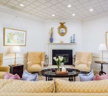 Farmington Inn Lobby