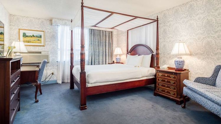 Farmington Inn Room