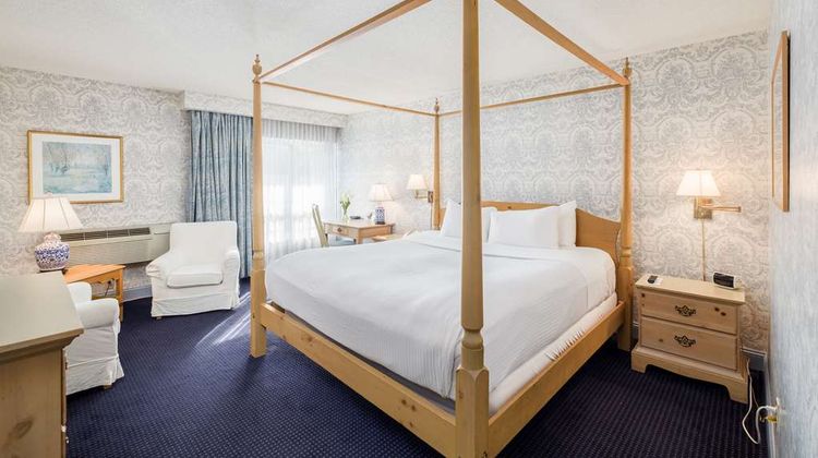 Farmington Inn Room