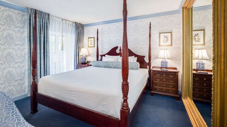 Farmington Inn Room