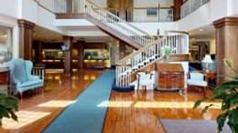 <b>The Simsbury Inn Lobby</b>. Images powered by <a href="https://iceportal.shijigroup.com/" title="IcePortal" target="_blank">IcePortal</a>.