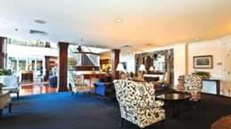 <b>The Simsbury Inn Lobby</b>. Images powered by <a href="https://iceportal.shijigroup.com/" title="IcePortal" target="_blank">IcePortal</a>.