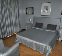 Admiral Hotel Room