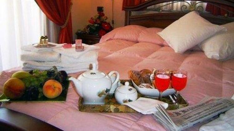 Euro House Inn Room