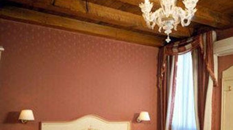 Hotel Conterie Room