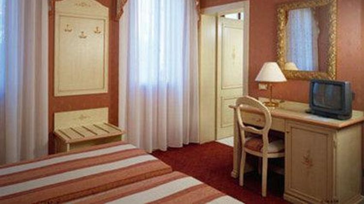 Hotel Conterie Room