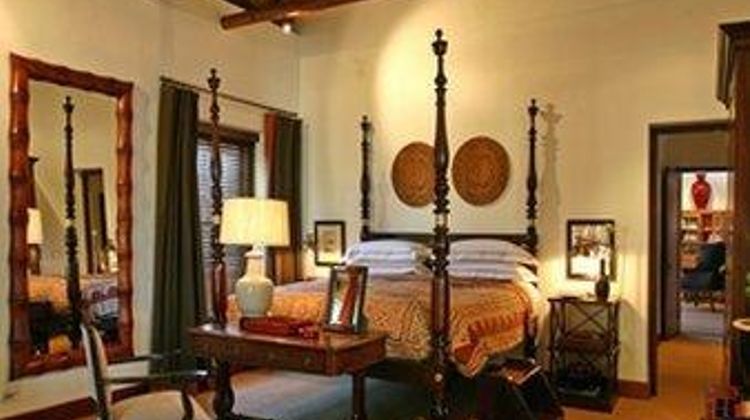 Hotel Montreal Room