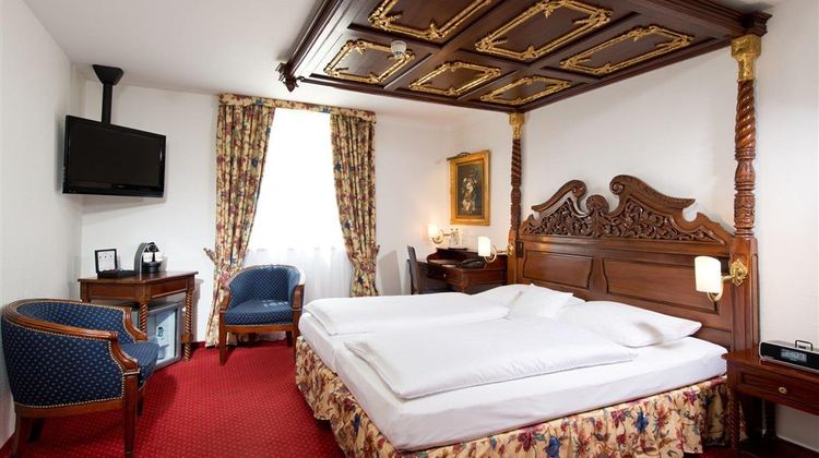Kings Center Hotel Room