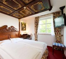 Kings Center Hotel Room