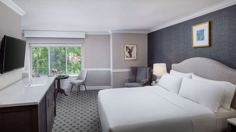 <b>The Madison Hotel Room</b>. Images powered by <a href="https://iceportal.shijigroup.com/" title="IcePortal" target="_blank">IcePortal</a>.