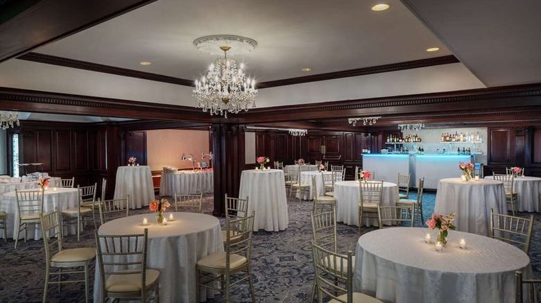 <b>The Madison Hotel Meeting</b>. Images powered by <a href="https://iceportal.shijigroup.com/" title="IcePortal" target="_blank">IcePortal</a>.