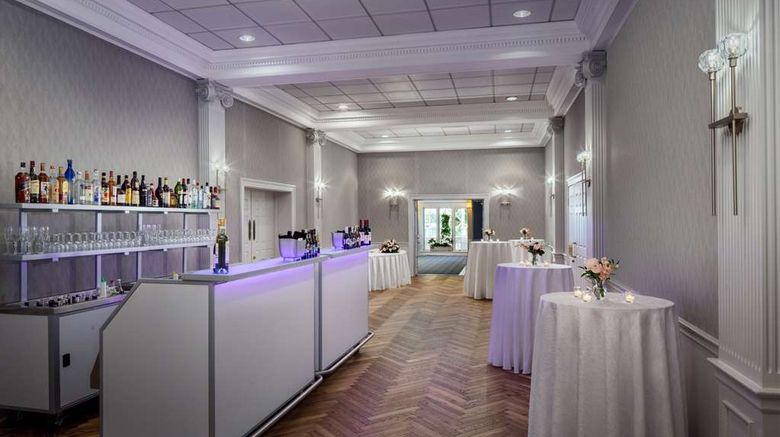 <b>The Madison Hotel Restaurant</b>. Images powered by <a href="https://iceportal.shijigroup.com/" title="IcePortal" target="_blank">IcePortal</a>.