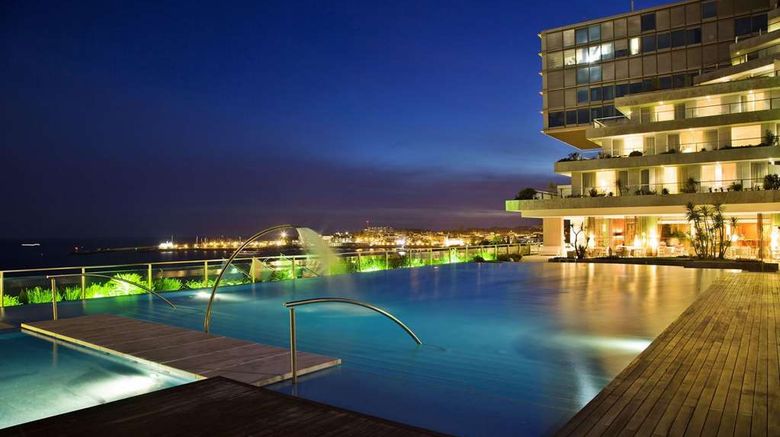 <b>Hotel Cascais Miragem Pool</b>. Images powered by <a href="https://iceportal.shijigroup.com/" title="IcePortal" target="_blank">IcePortal</a>.