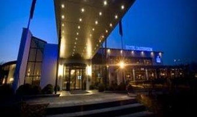 Van der Valk Hotel Casino Sassenheim Exterior