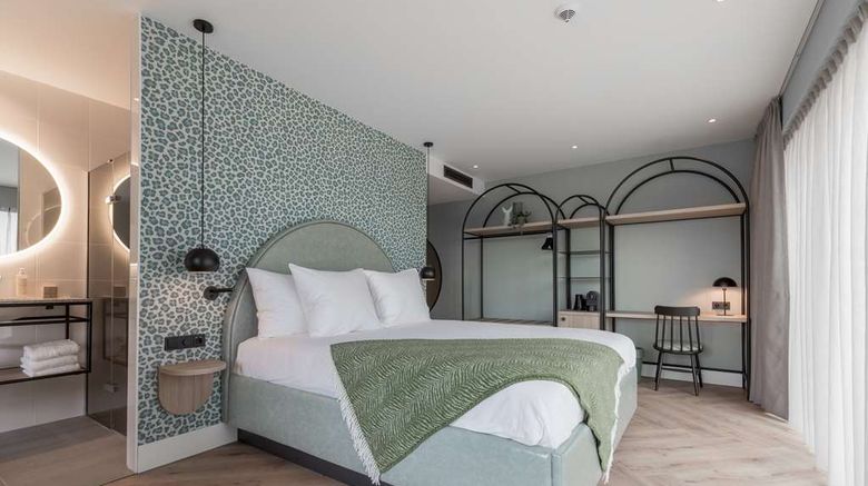 <b>Van der Valk Hotel Venlo Room</b>. Images powered by <a href="https://iceportal.shijigroup.com/" title="IcePortal" target="_blank">IcePortal</a>.