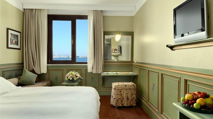 Armada Old City Hotel Room