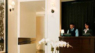 City Club Hotel