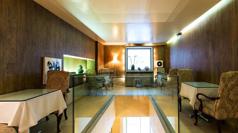 <b>City Club Hotel Lobby</b>. Images powered by <a href="https://iceportal.shijigroup.com/" title="IcePortal" target="_blank">IcePortal</a>.