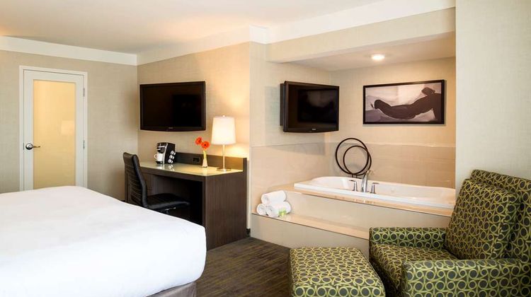 Saskatoon Inn & Conference Centre Suite