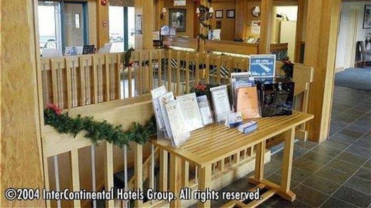 Riverside Resort & Conference Center Lobby