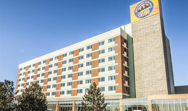 Akwesasne Mohawk Casino Resort Exterior