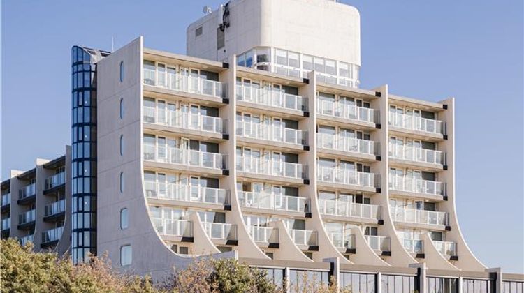 Carlton Beach Hotel Exterior