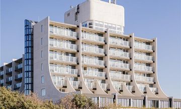 Carlton Beach Hotel