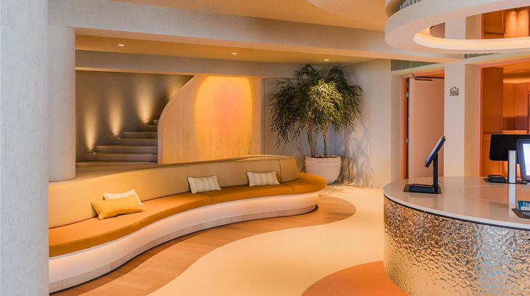 Carlton Beach Hotel Lobby