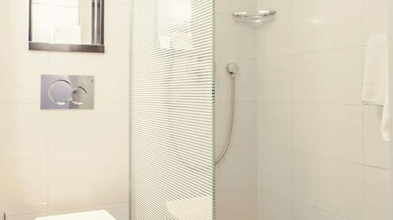 <b>Carlton Square Hotel Haarlem Room</b>. Images powered by <a href="https://iceportal.shijigroup.com/" title="IcePortal" target="_blank">IcePortal</a>.