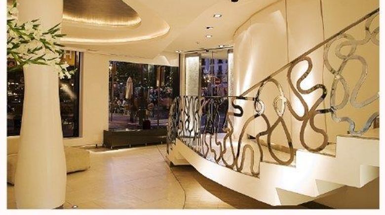 <b>Room Mate Hotel Alicia Lobby</b>. Images powered by <a href="https://iceportal.shijigroup.com/" title="IcePortal" target="_blank">IcePortal</a>.
