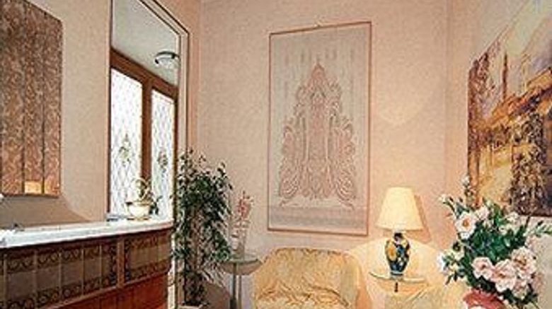 <b>Hotel Accademia Lobby</b>. Images powered by <a href="https://iceportal.shijigroup.com/" title="IcePortal" target="_blank">IcePortal</a>.