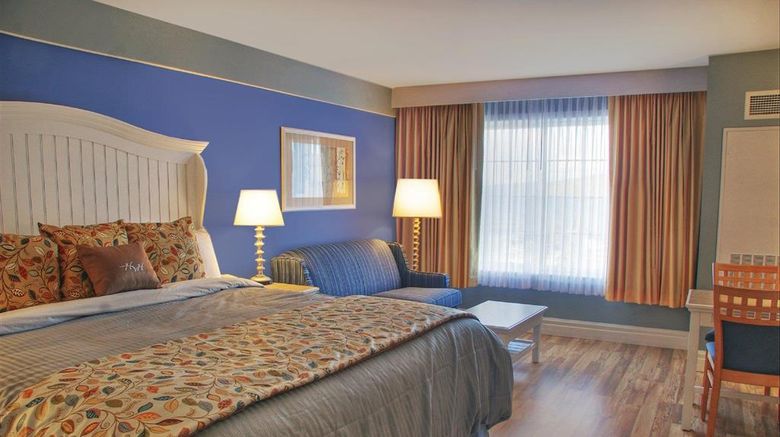 <b>Watkins Glen Harbor Hotel Room</b>. Images powered by <a href="https://iceportal.shijigroup.com/" title="IcePortal" target="_blank">IcePortal</a>.