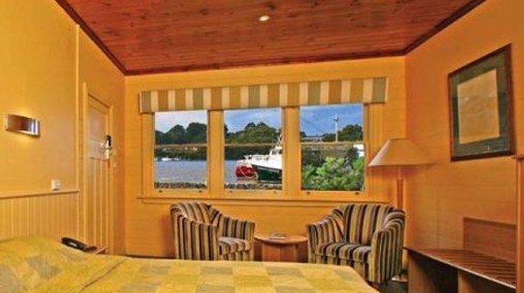 Strahan Village Room
